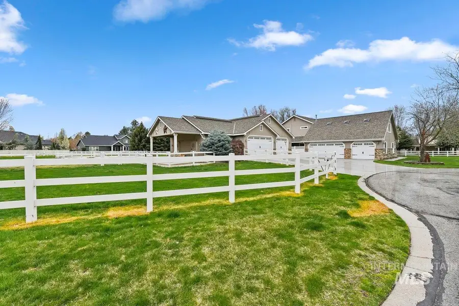 2477 W Conifer St, Eagle, ID 83616 - #3