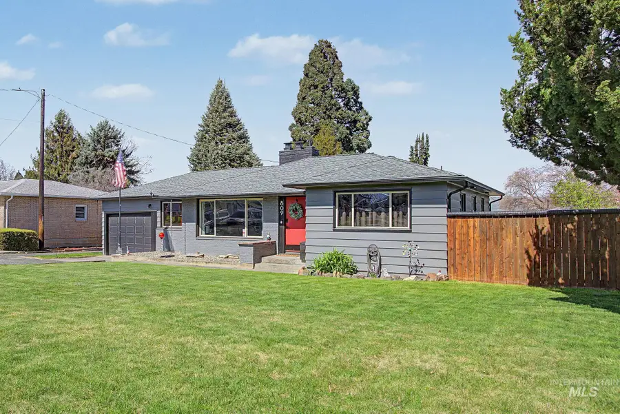 809 Bryden Ave, Lewiston, ID 83501 - #3