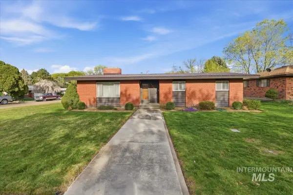 2001 Ray St, Caldwell, ID 83605