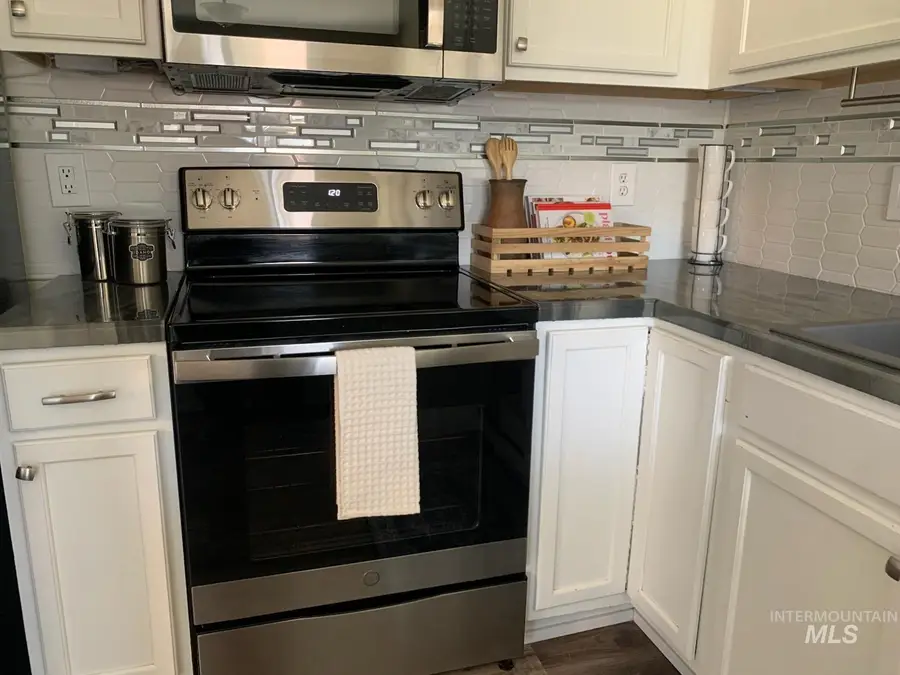 3203 S Capistrano Ave, Boise, ID 83705 - #3