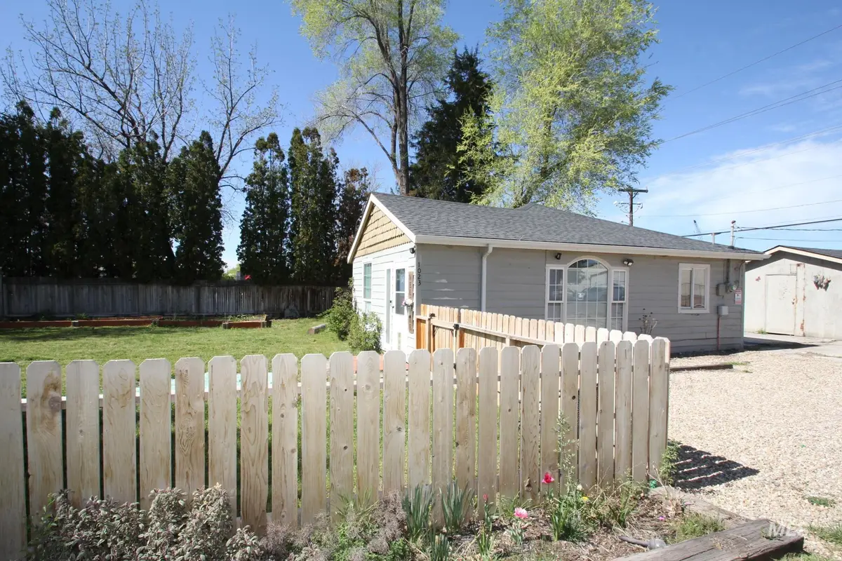 1023 E Elgin St, Caldwell, ID 83605 - #1