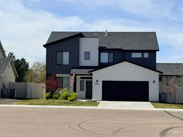 1093 N Bowknot Lake Pl, Star, ID 83669