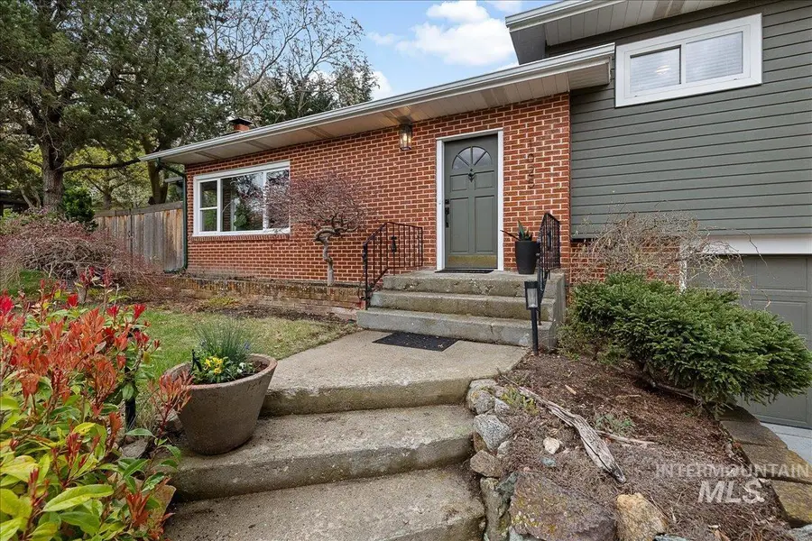 1025 W Highland View Dr, Boise, ID 83702 - #2