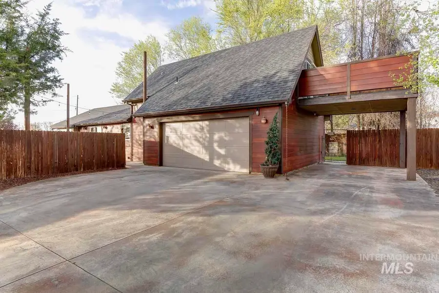 1112 N Whitewater Park Blvd, Boise, ID 83703 - #2