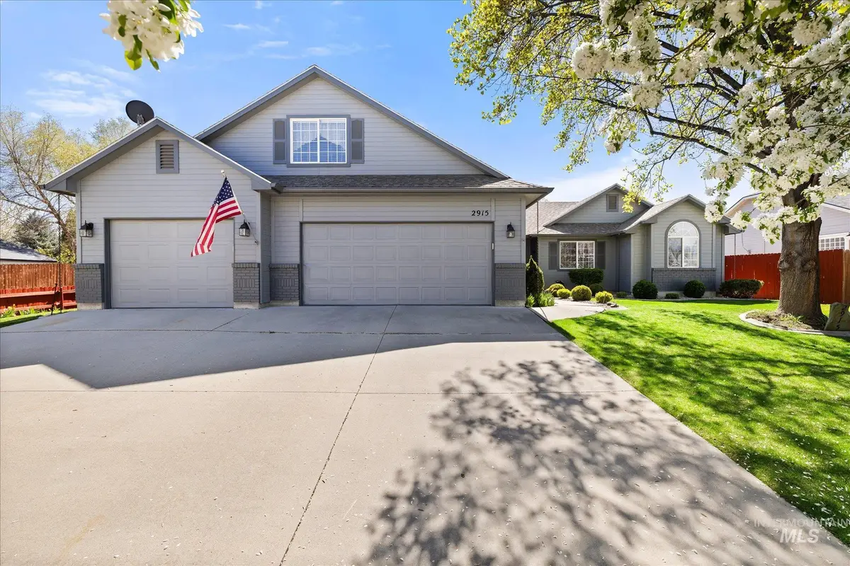 2915 E Green Canyon Dr, Meridian, ID 83642 - #1