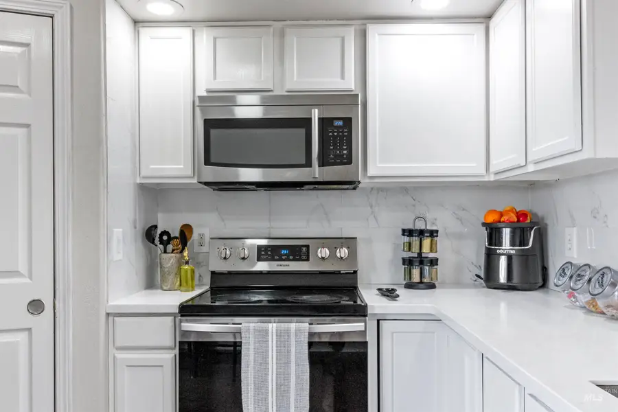 1823 Cambridge St, Caldwell, ID 83607 - #2