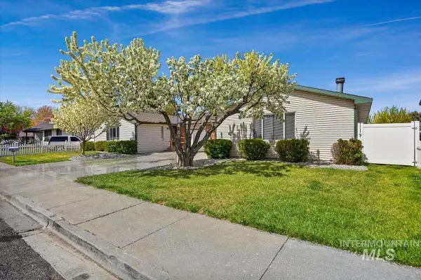 324/328 Ridgeway Dr., Twin Falls, ID 83301