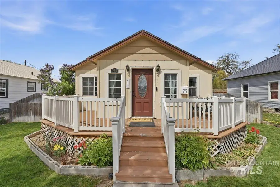711 7th Ave, Nampa, ID 83651 - #2