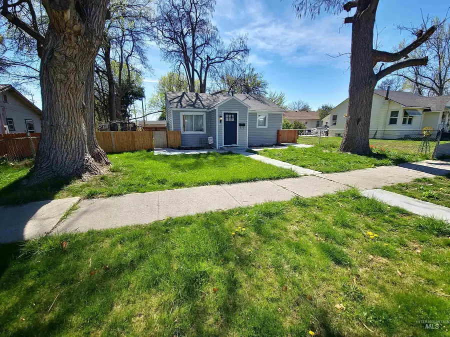 316 S 21st Ave, Nampa, ID 83651 - #2