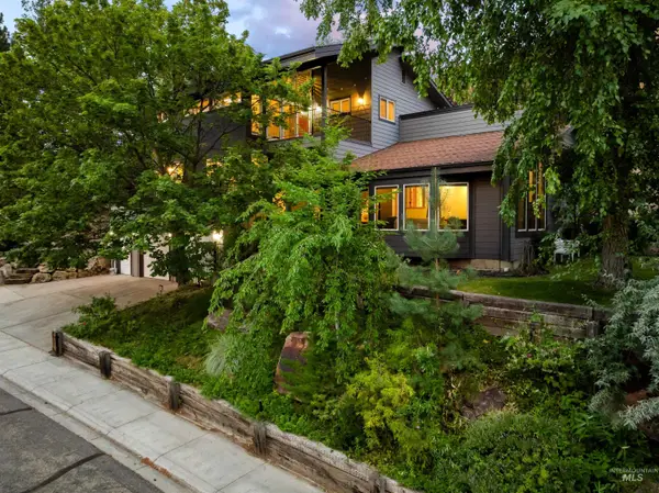 3668 N La Fontana Way, Boise, ID 83702