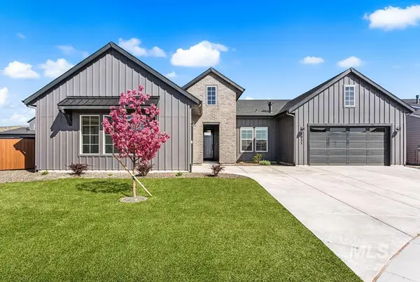 3821 N San Carlos Pl, Star, ID 83669