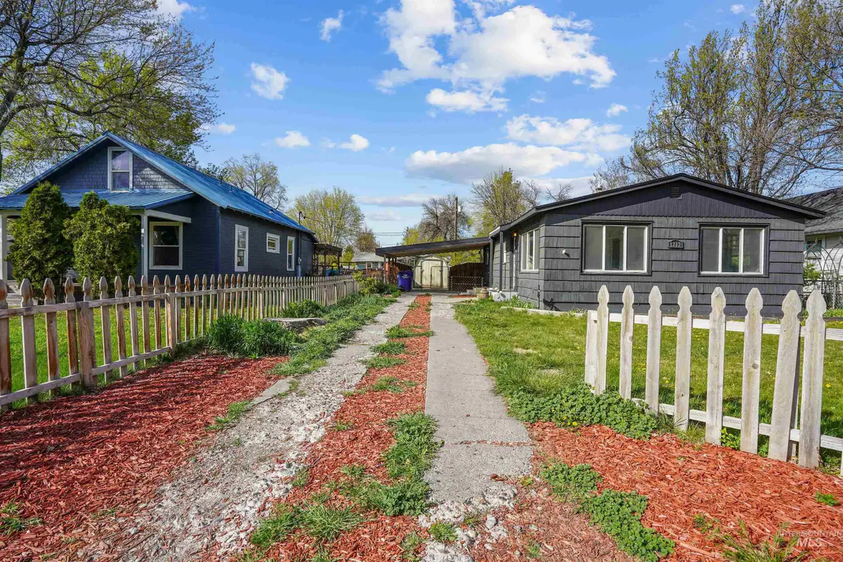 1213 E 8th Ave, Twin Falls, ID 83301 - #1