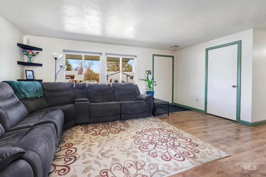 433 Ridgeway Dr, Twin Falls, ID 83301 - #2