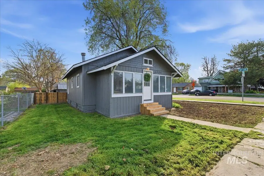 1721 Blaine St, Caldwell, ID 83605 - #3