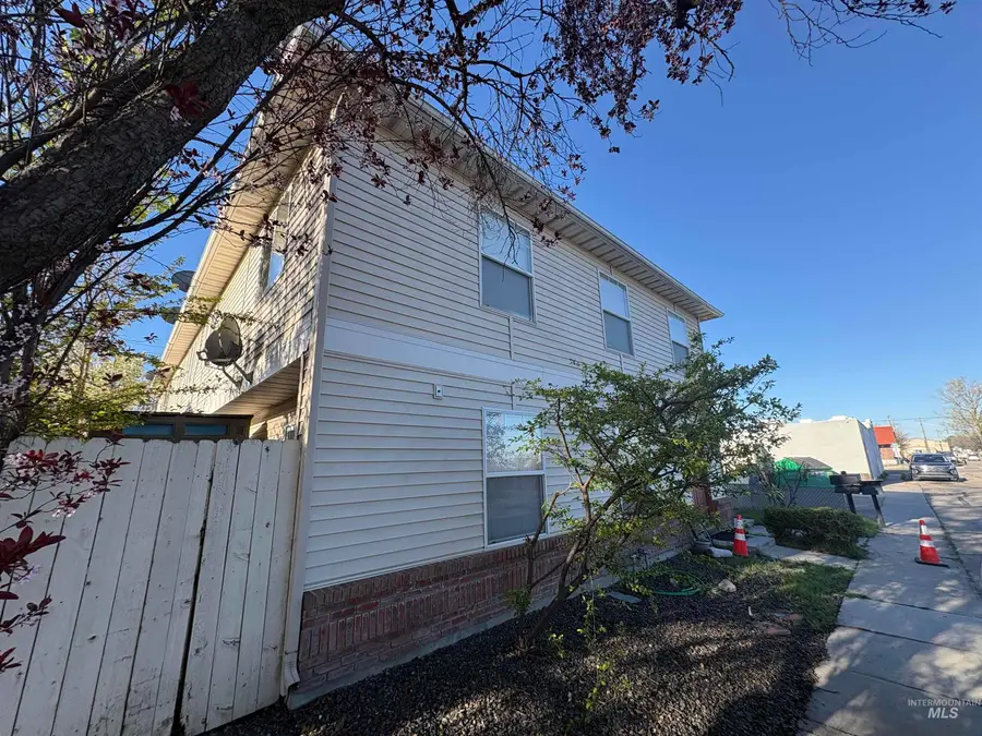 119-125 E King St, Meridian, ID 83642 - #2