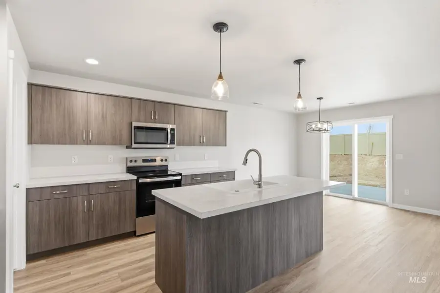 33 S Sweetgrass Ave, Nampa, ID 83651 - #2