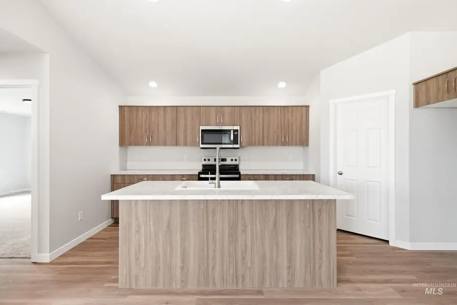 3589 E Jamestown Dr, Nampa, ID 83686 - #3