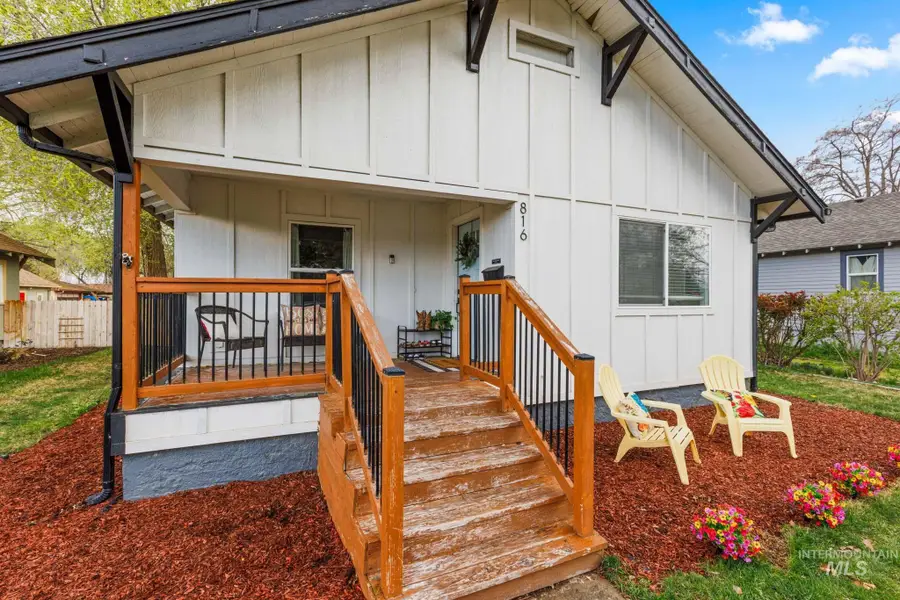 816 S 8th Ave, Nampa, ID 83651 - #2