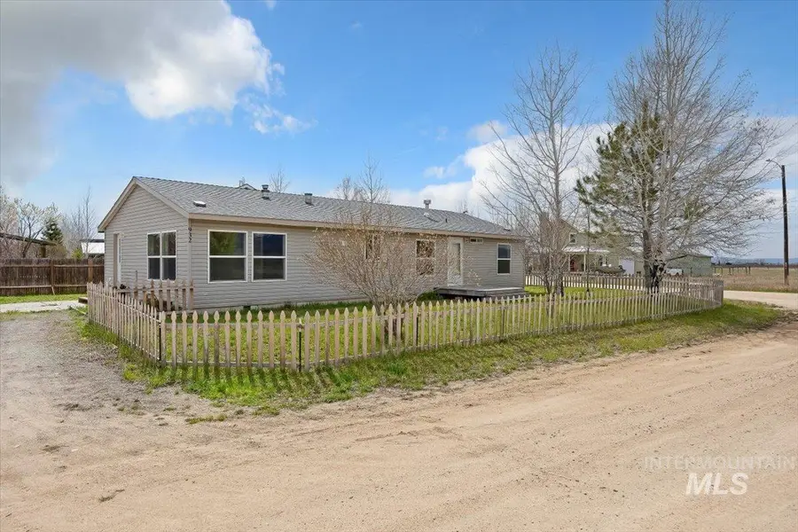 932 5th, Fairfield, ID 83327 - #2