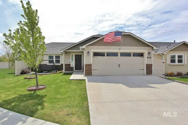 695 Stanley Lake St, Middleton, ID 83644