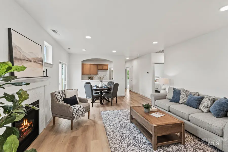 1066 N Peakhurt Ave, Kuna, ID 83634 - #3