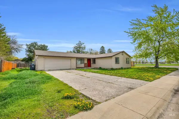 702 Meadowview Dr, Nampa, ID 83651