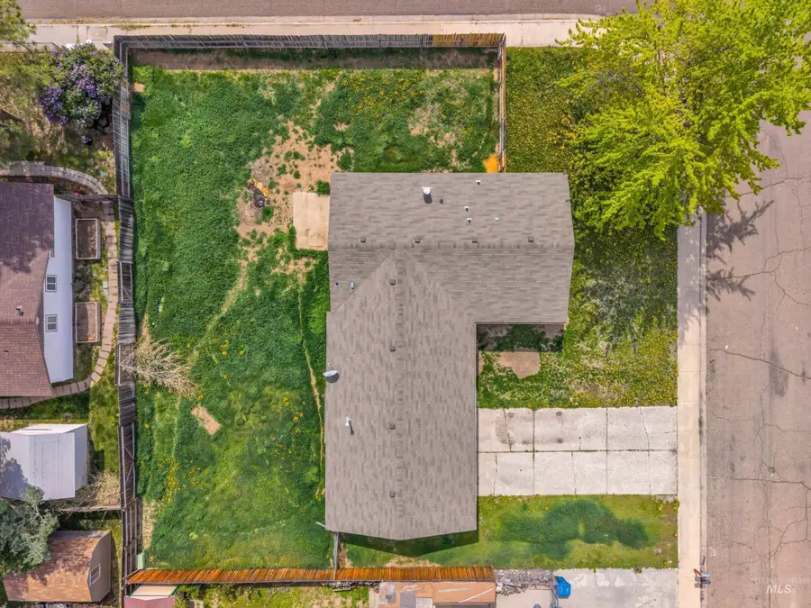 702 Meadowview Dr, Nampa, ID 83651 - #2