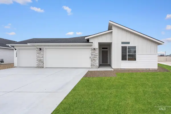 924 NE Trailridge St, Mountain Home, ID 83647