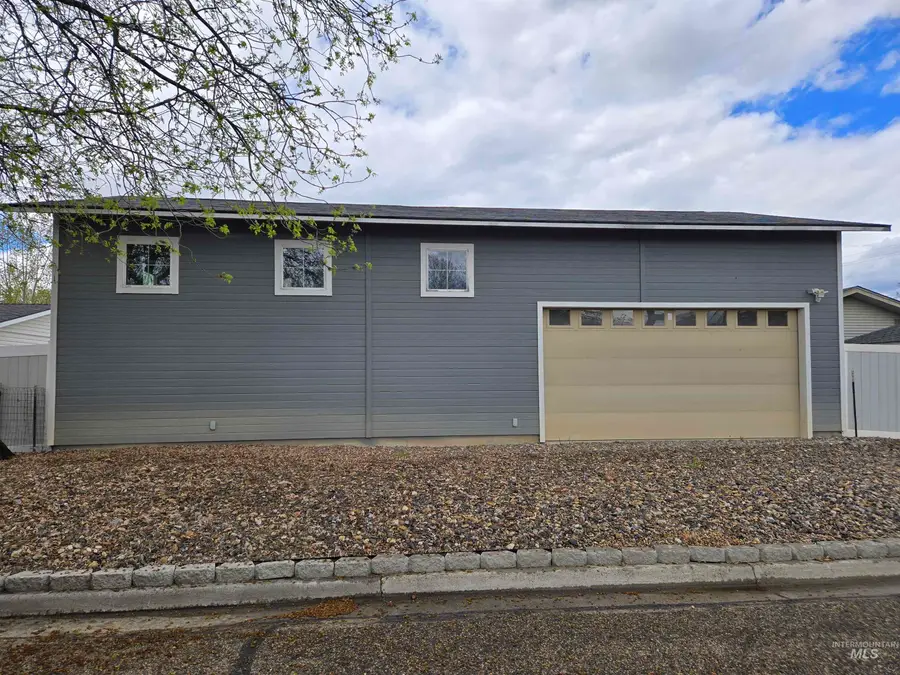 1932 Nw 4th Ave, Ontario, OR 97914 - #2