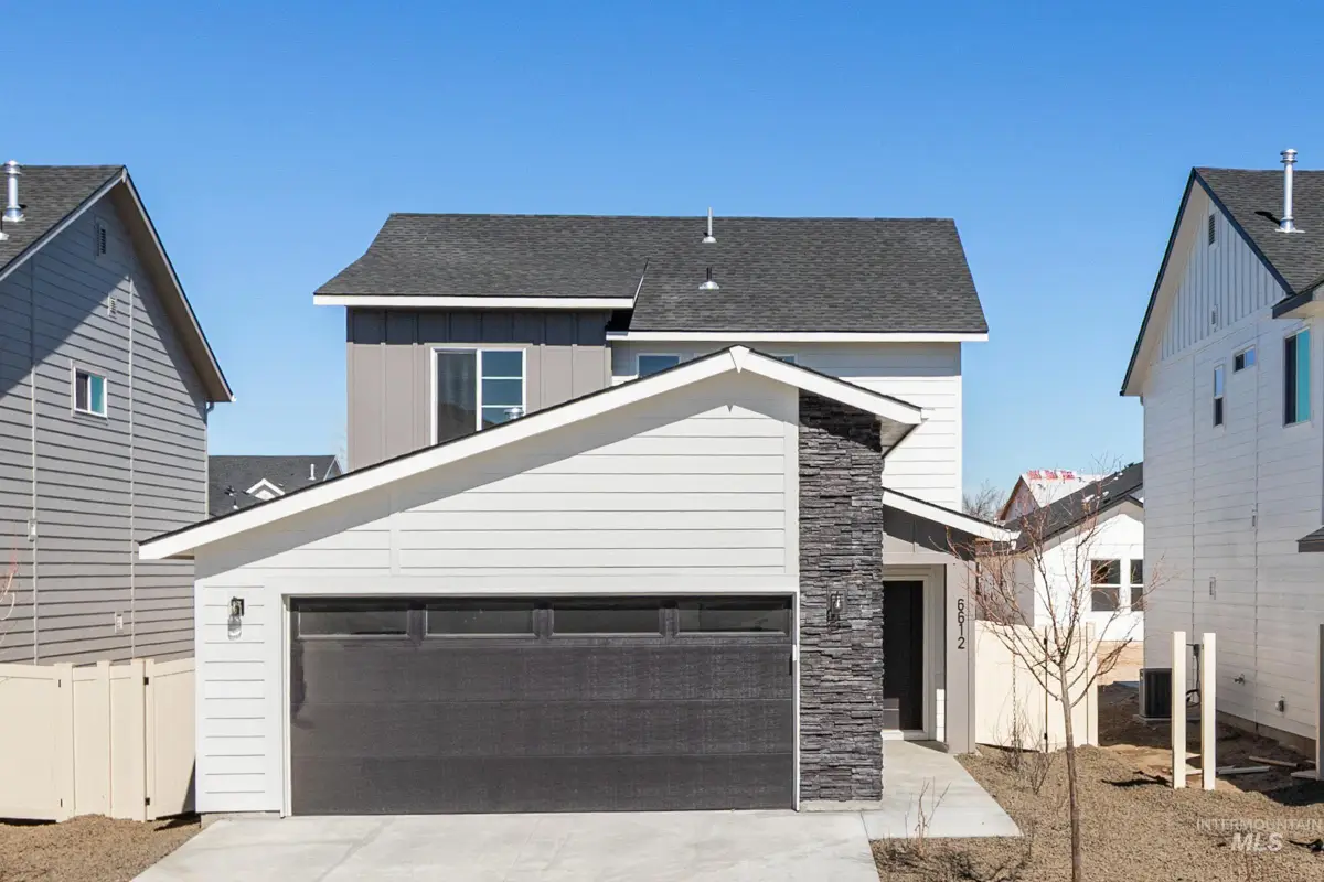 976 Thunderbolt St, Mountain Home, ID 83647 - #1