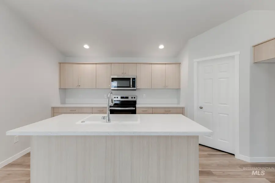 7092 E Marble Springs Dr, Nampa, ID 83687 - #3