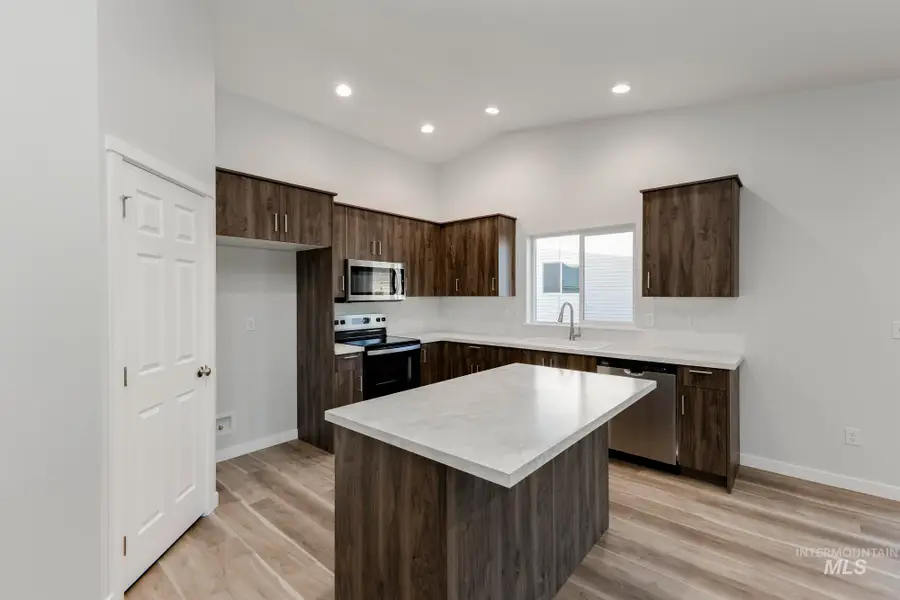 501 Waverly Ave, Middleton, ID 83644 - #3