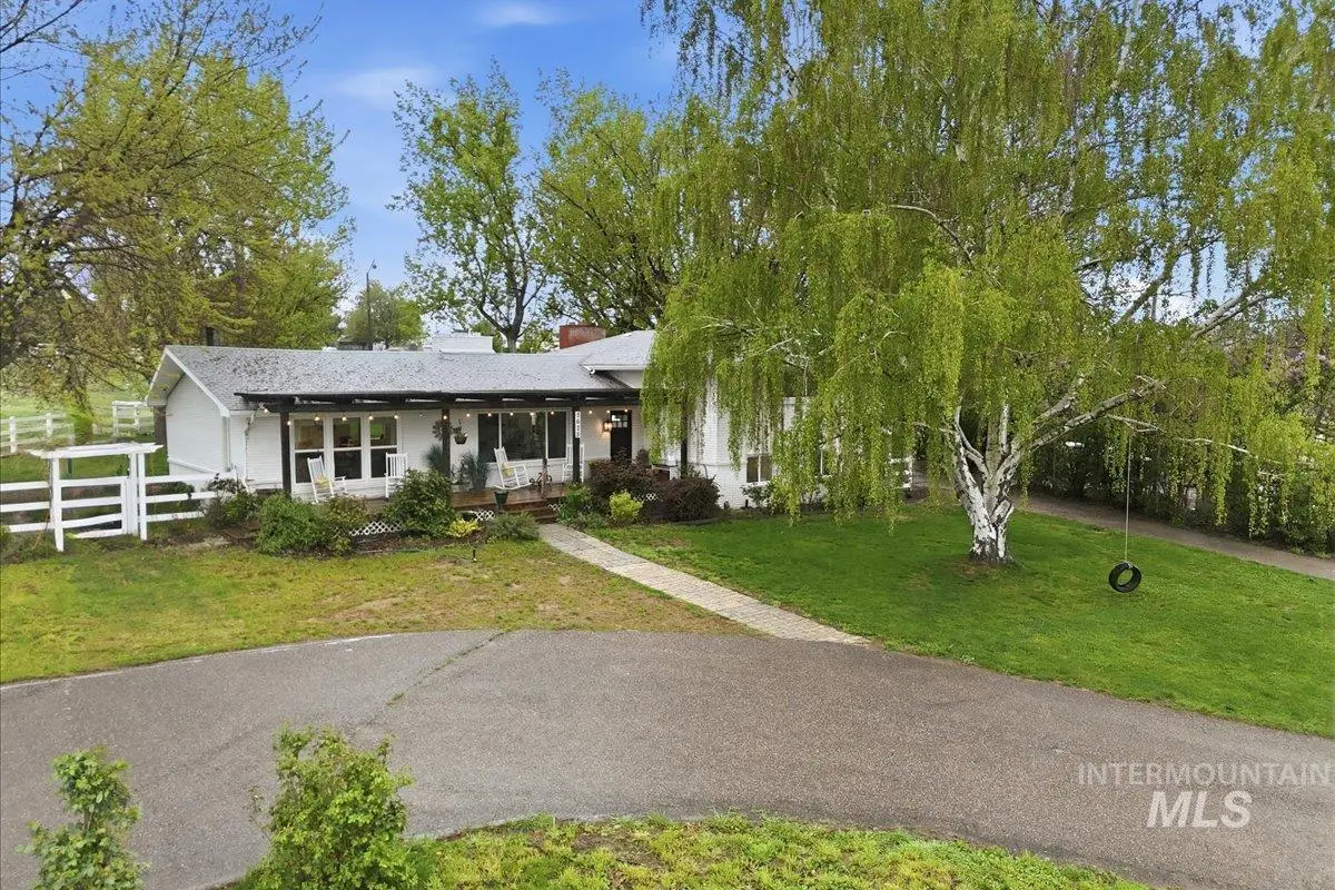 5625 Sunset Drive, Fruitland, ID 83619 - #1