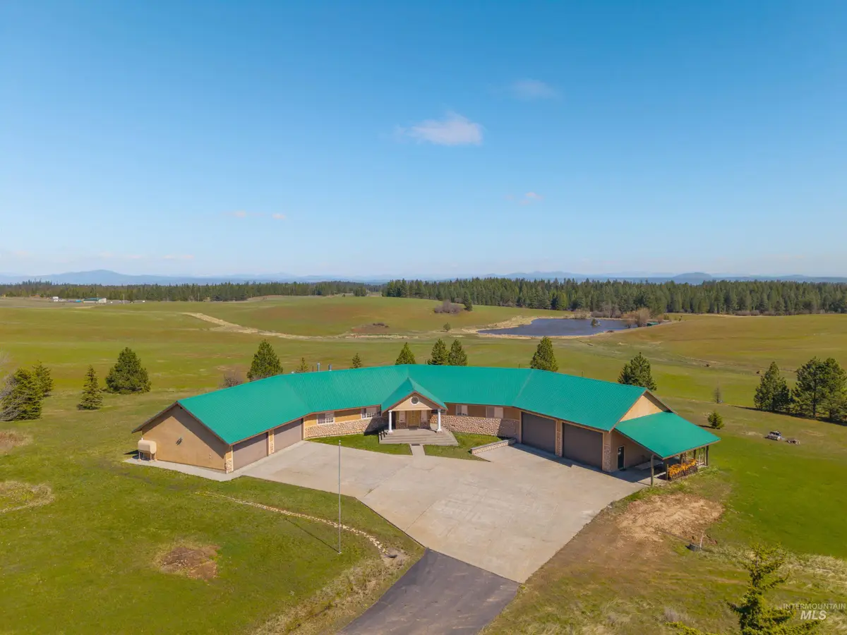3592 Freeman Creek Rd, Lenore, ID 83541 - #1