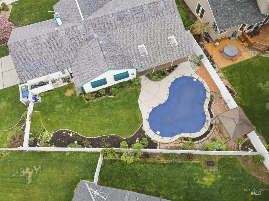 9917 W Whirlaway, Boise, ID 83704 - #2