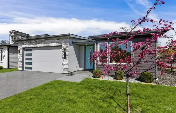 1425 E Jade Creek St, Eagle, ID 83616