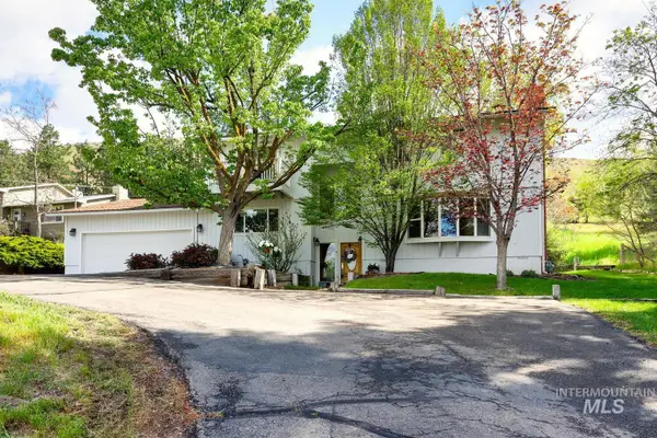 5380 W Hill Rd, Boise, ID 83703