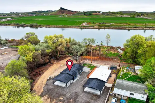 166 1st St N, Marsing, ID 83639