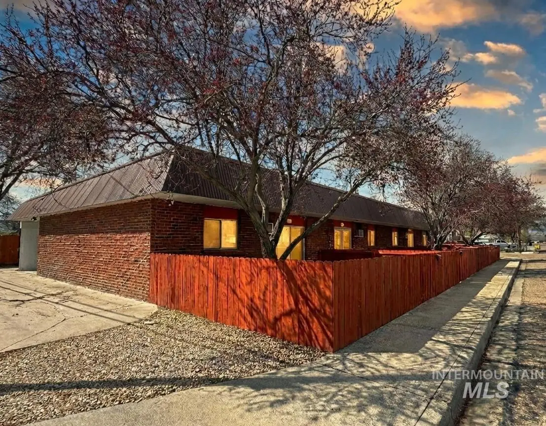 160 NW 3rd, Ontario, OR 97914 - #1