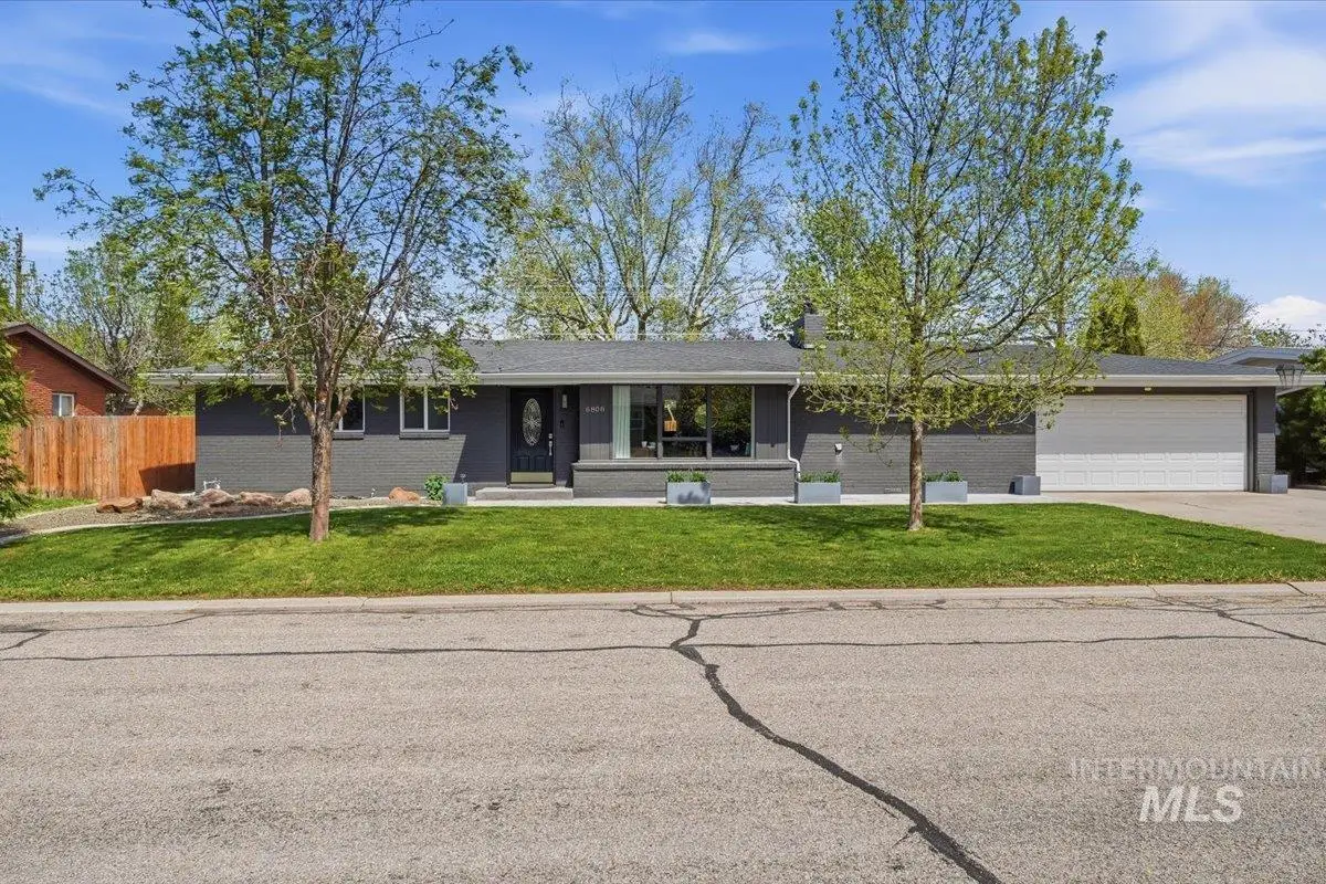 6808 W Fernwood Dr, Boise, ID 83709 - #1