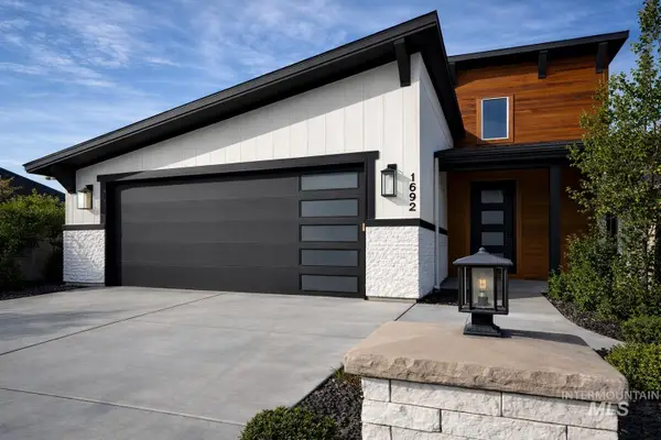 1962 E Presidential Dr, Meridian, ID 83642