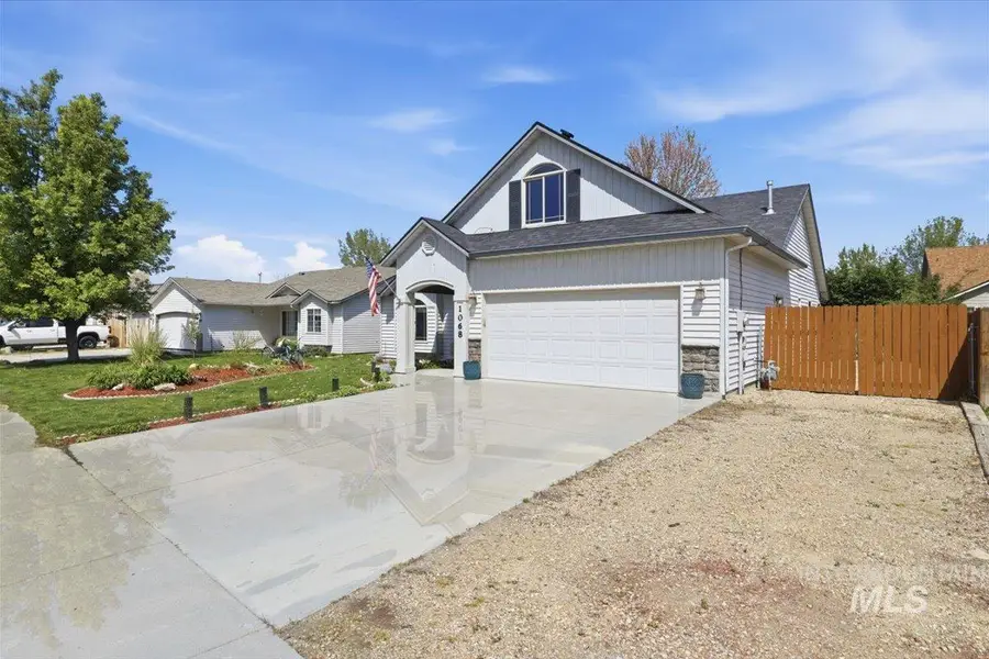 1068 Locksley St, Middleton, ID 83644 - #2