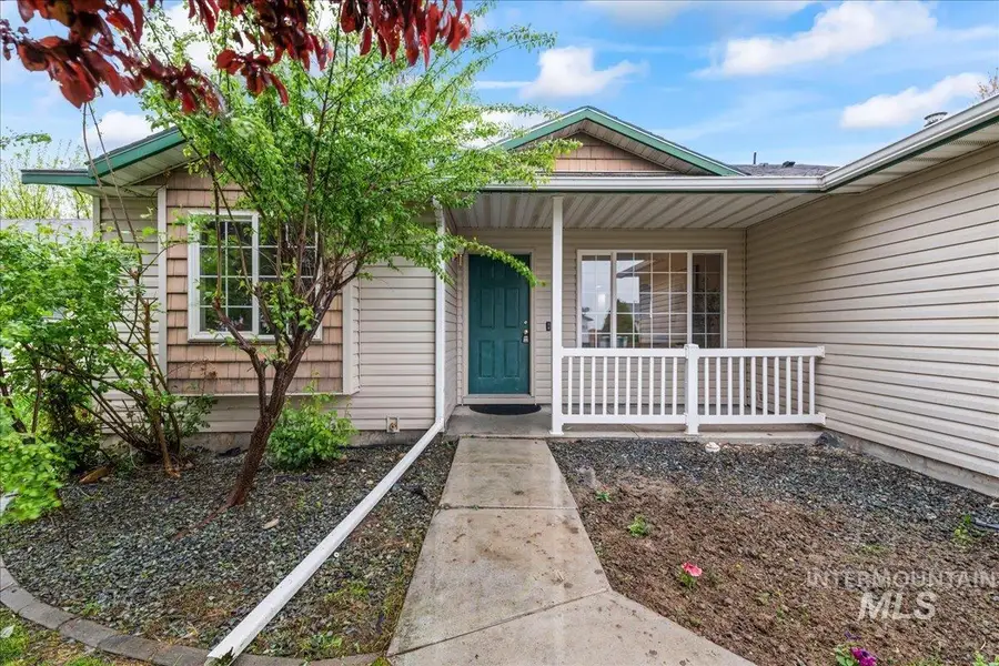 1808 Cambridge St, Caldwell, ID 83607 - #2