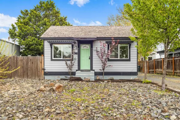 609 10th St, Clarkston, WA 99403