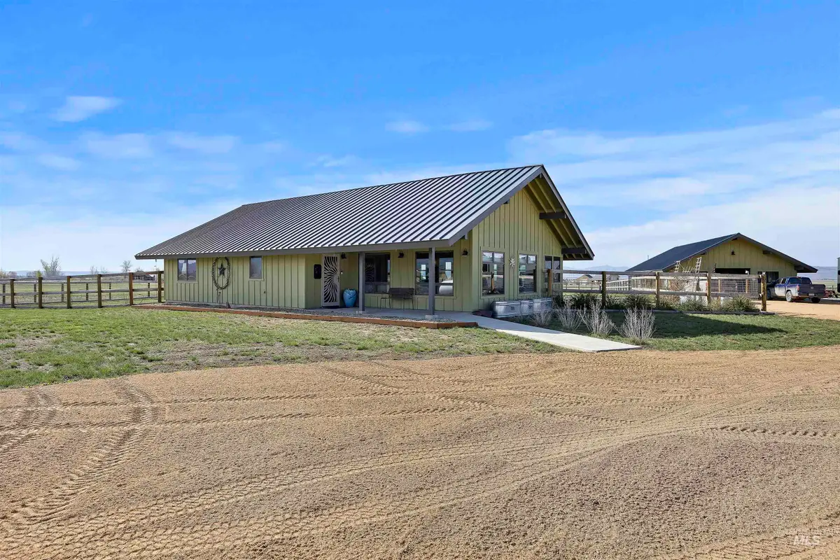 115 W Horseshoe Loop, Fairfield, ID 83327 - #1