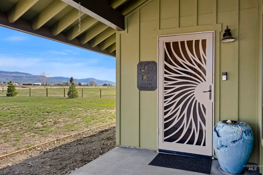 115 W Horseshoe Loop, Fairfield, ID 83327 - #2