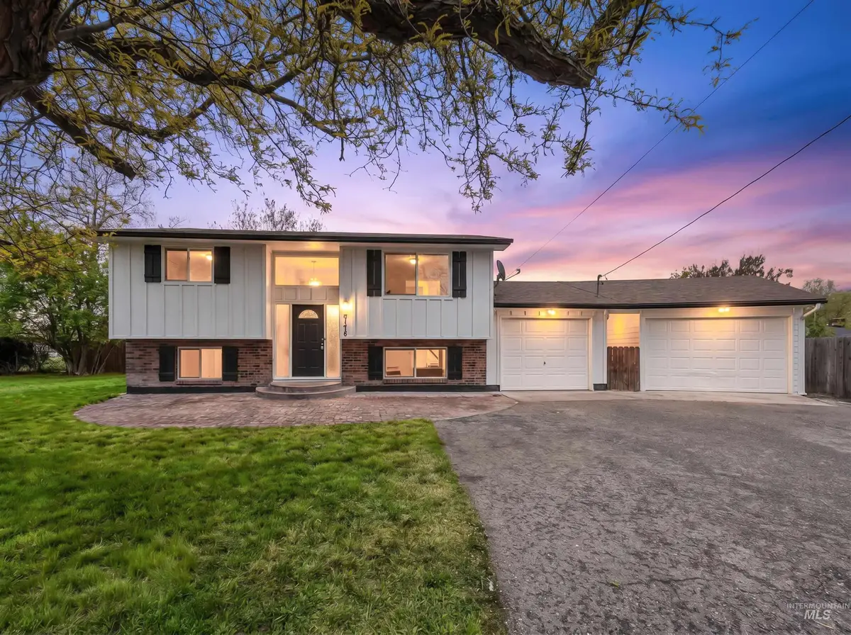 2176 N Allumbaugh St, Boise, ID 83704 - #1