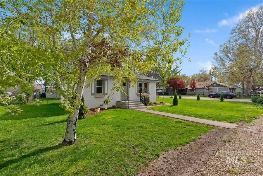 424 8th St N, Nampa, ID 83687 - #3