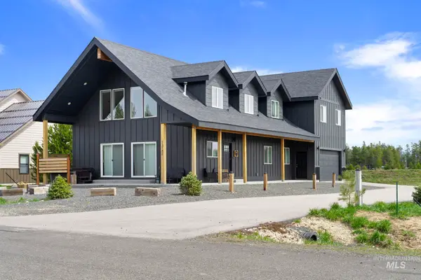 13142 Hawks Bay Rd, Donnelly, ID 83615