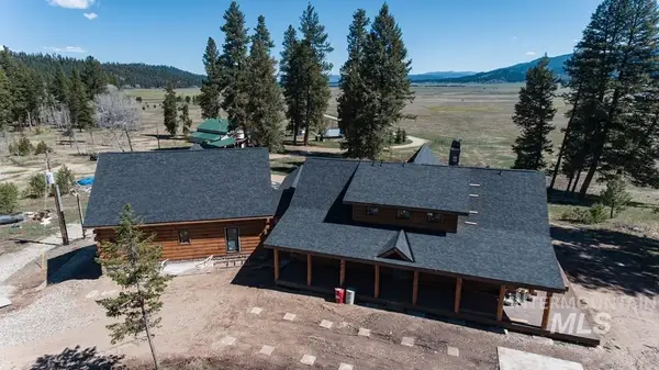 31/33 Bacon Creek Rd, Cascade, ID 83611